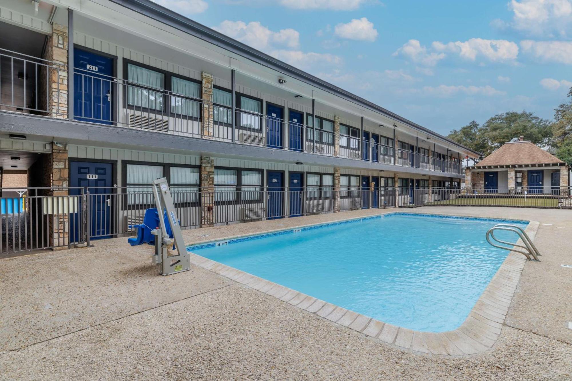 Motel 6-Boerne, Tx Ngoại thất bức ảnh